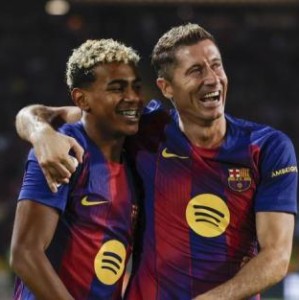 大轮换巴萨反超皇家社会，亚马尔出场一分钟助攻