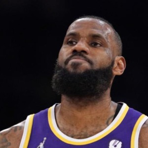 佩总截止日无作为 老詹经纪团队与其关系降至冰点