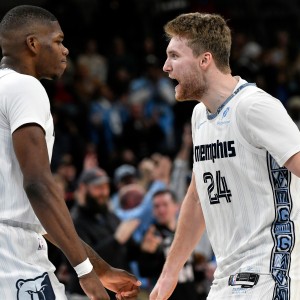 考沃德21+8兰代尔16+9 灰熊末节发威主场逆转篮网